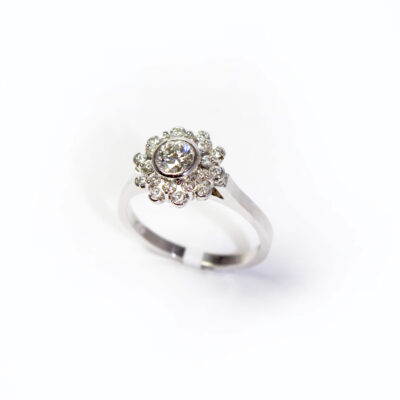 Diamond Daisy Cluster