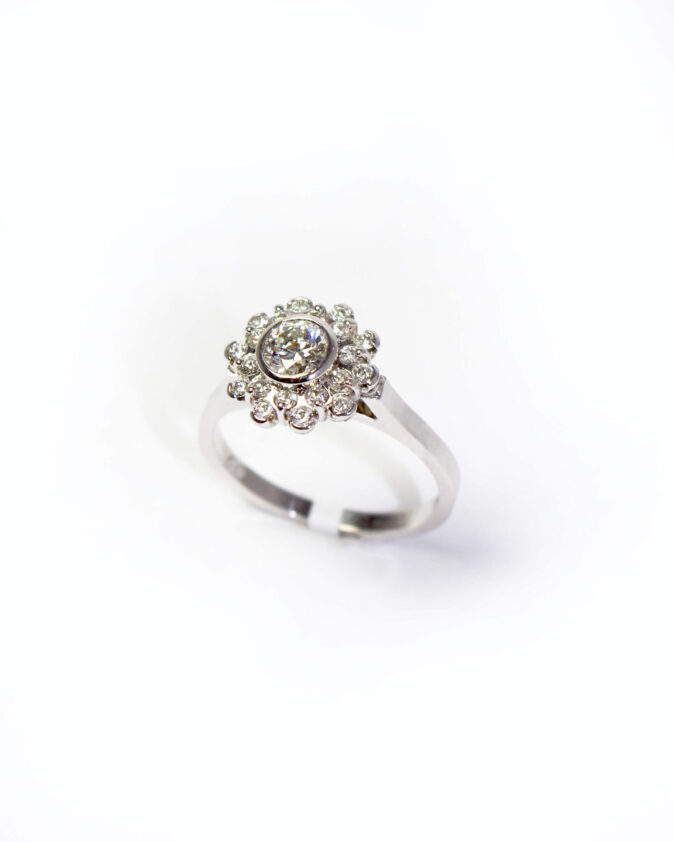 Diamond Daisy Cluster