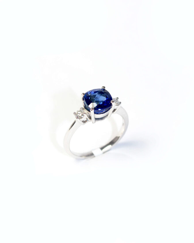 Stunning Sapphire and Diamond Ring
