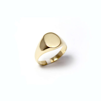 Oval Signet Ring in 9ct yellow gold