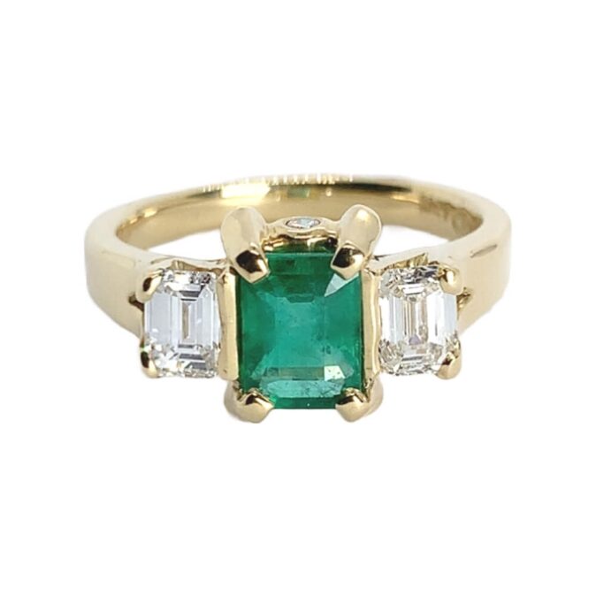 Classic Trilogy Emerald and Diamond Ring - Image 3
