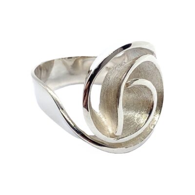 Modern Chunky Swirl Ring