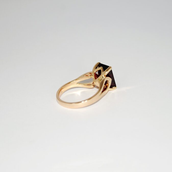 Stylish Garnet Ring - Image 2
